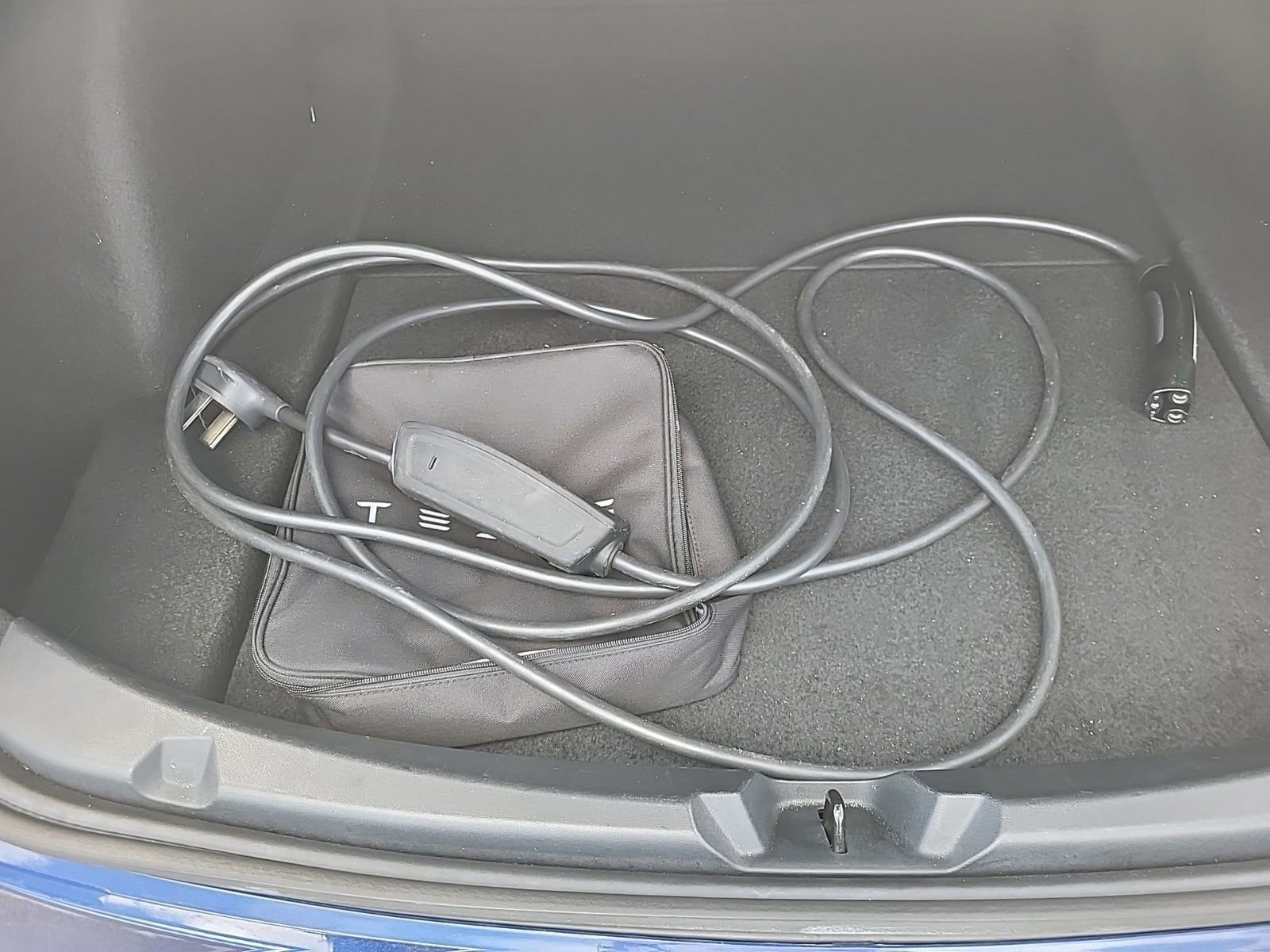 Used 2023 Tesla Model 3 Standard Range image 17