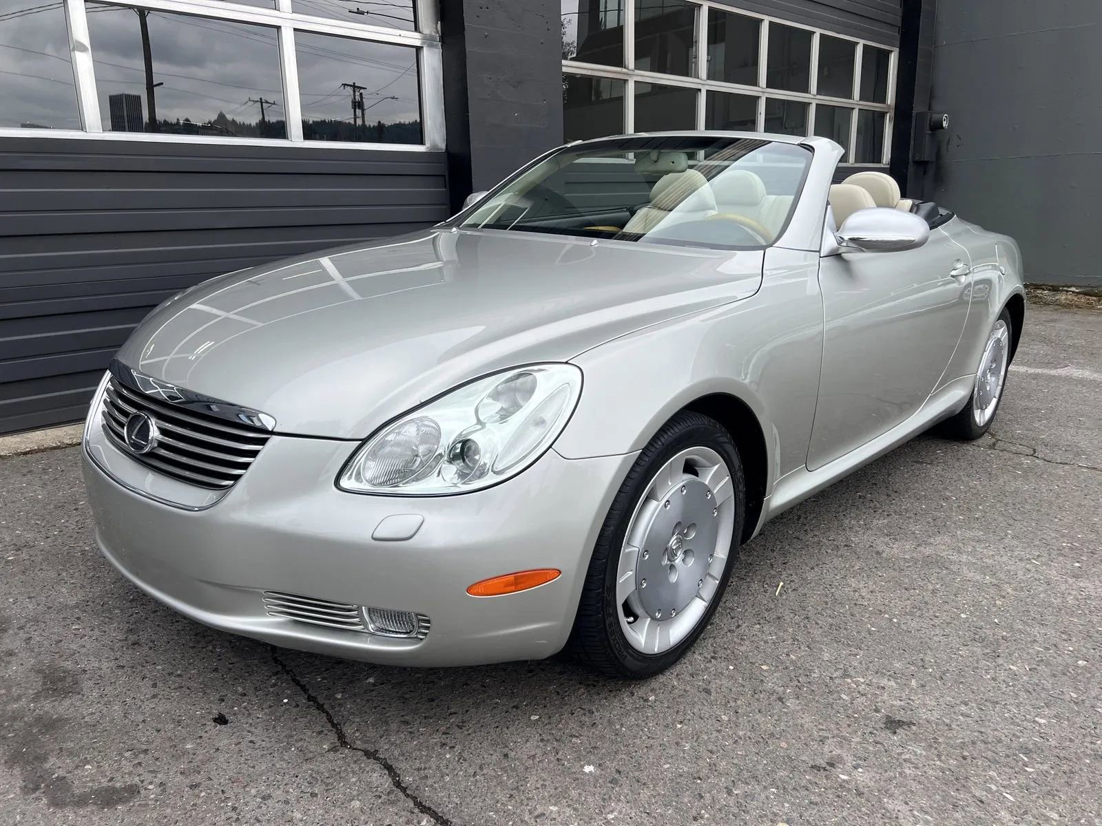 Used 2002 Lexus SC 430 Convertible image 1