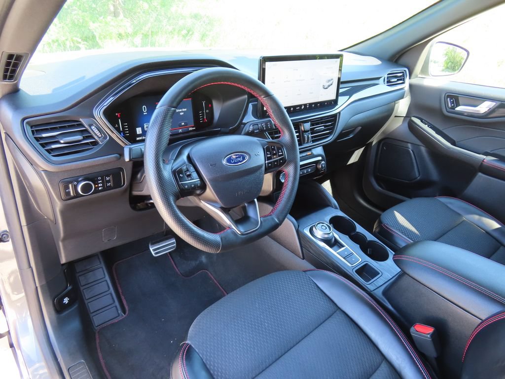 Used 2023 Ford Escape ST-Line w/ Tech Pack #1 AWD/4WD image 19