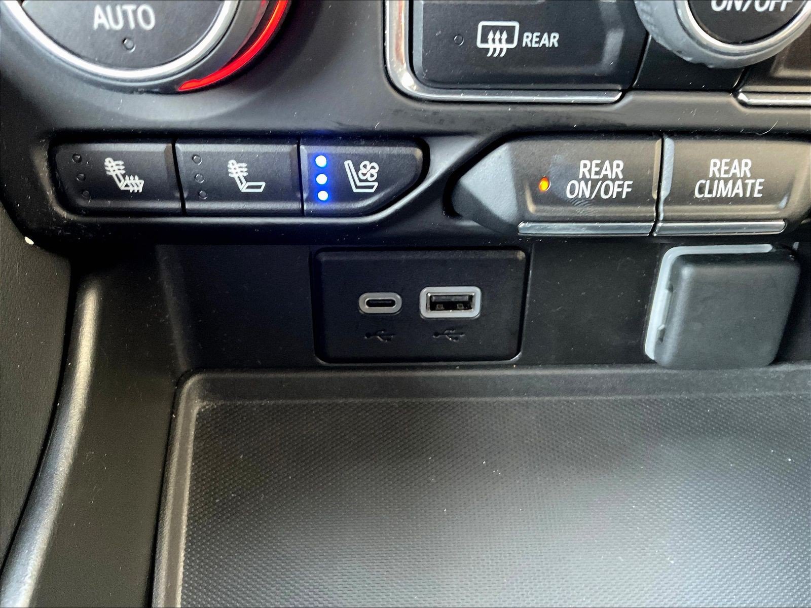 Used 2023 Chevrolet Tahoe Premier RWD image 15
