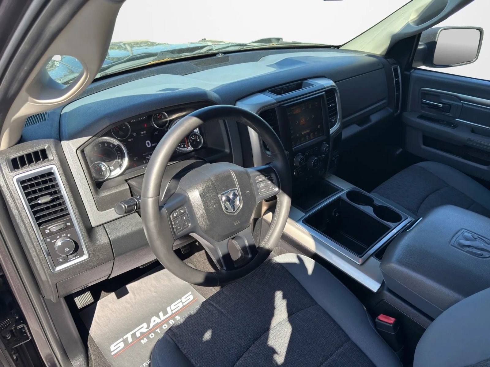 Used 2015 RAM 1500 Big Horn RWD image 12