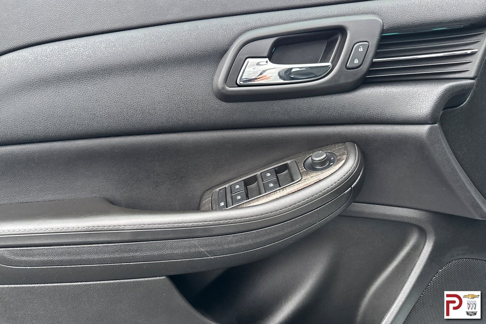 Used 2015 Chevrolet Malibu LT image 11