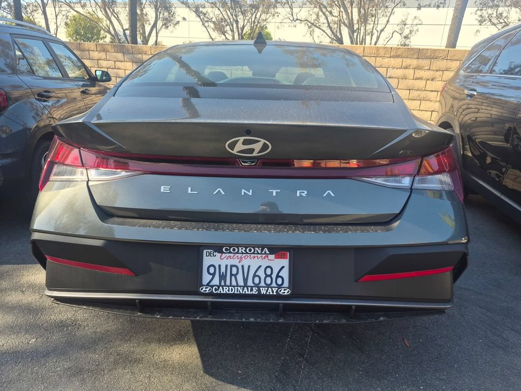 Used 2026 Hyundai Elantra SE FWD image 7