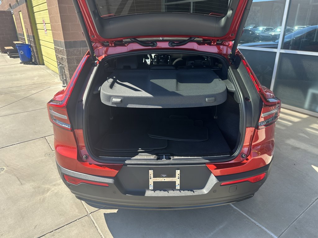 Used 2023 Volvo C40 P8 Recharge Plus image 37