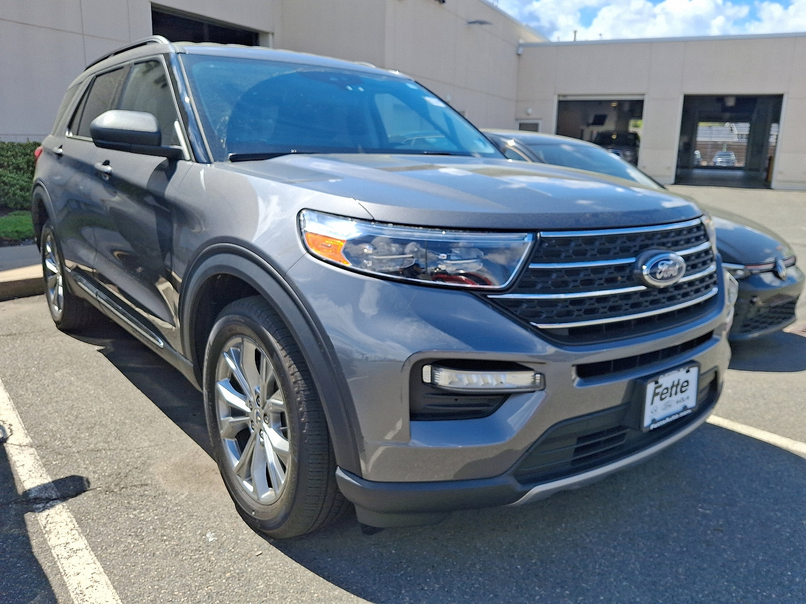 Used 2023 Ford Explorer XLT w/ Equipment Group 202A image 3