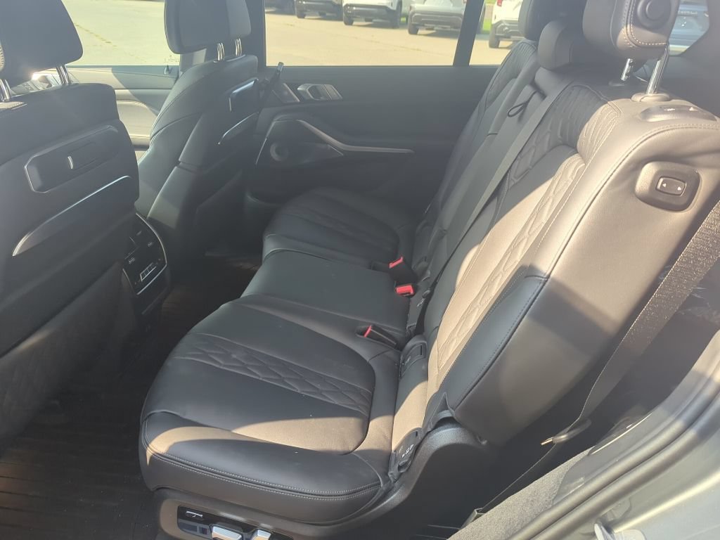 Used 2026 BMW X7 xDrive40i w/ Executive Package AWD/4WD image 15
