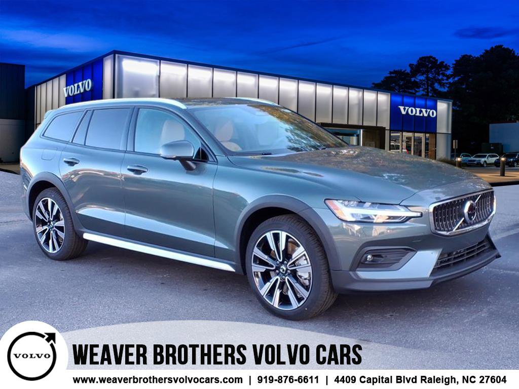 New 2026 Volvo V60 B5 Cross Country Ultra w/ Protection Package Premier