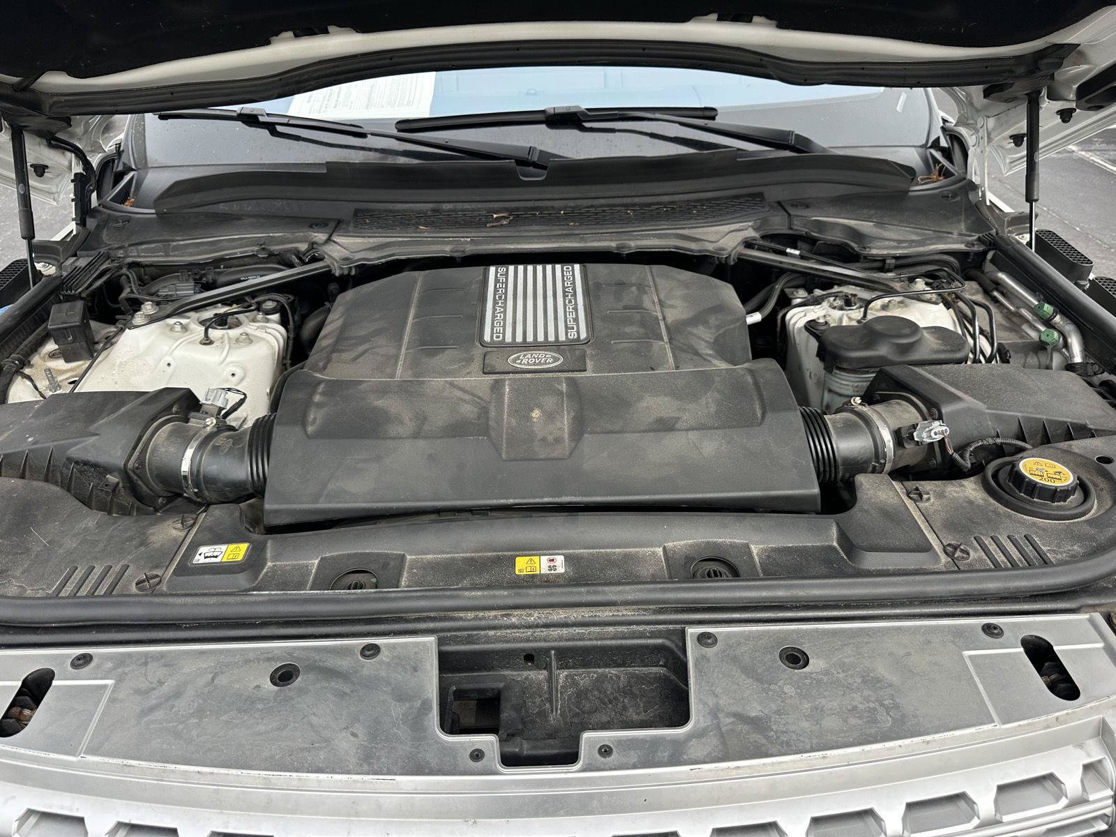 Used 2017 Land Rover Range Rover Supercharged AWD/4WD image 41