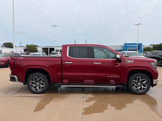 Used 2022 GMC Sierra 1500 SLT w/ SLT Premium Plus Package AWD/4WD image 2