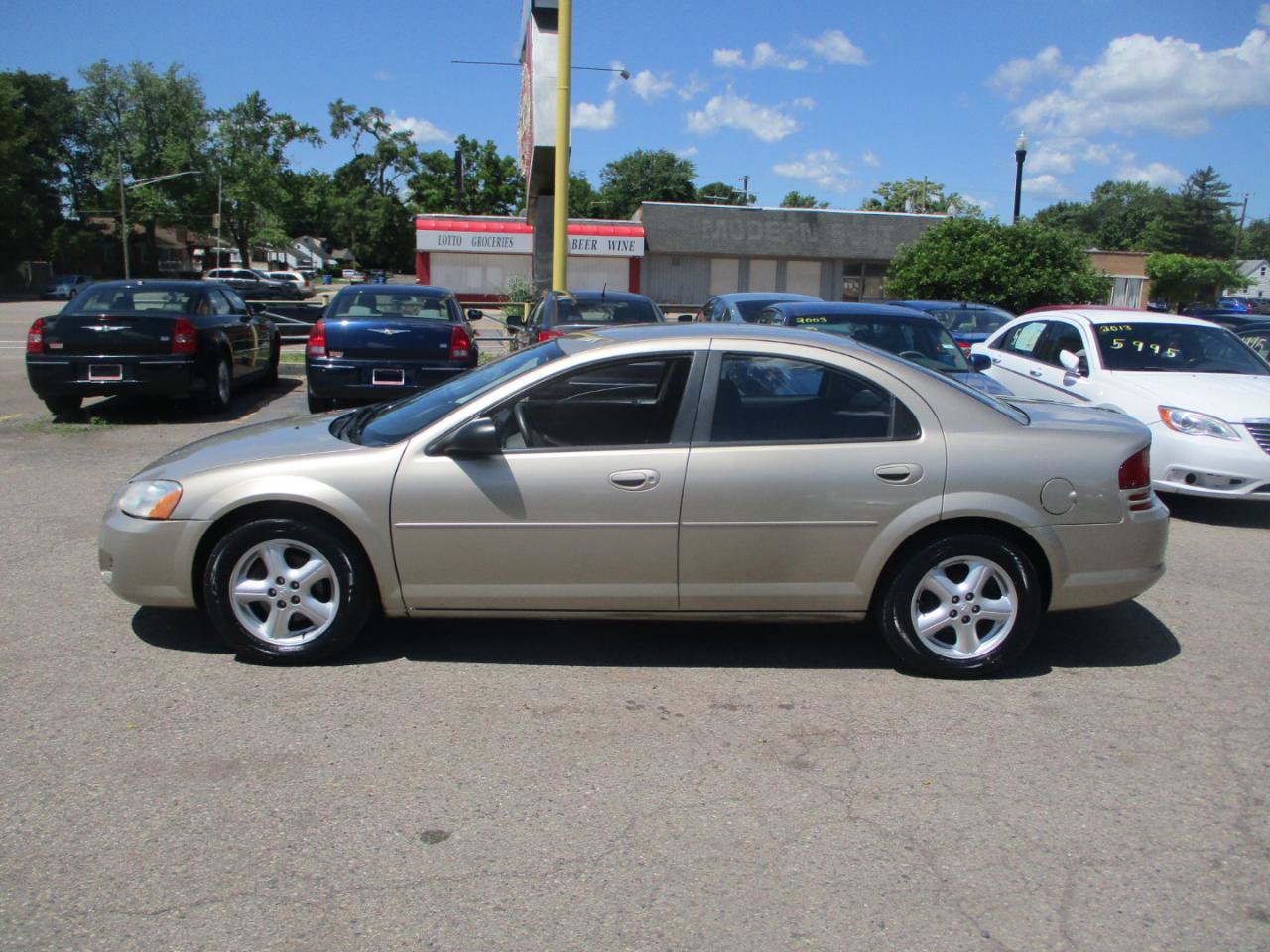 Used 2004 Dodge Stratus SXT w/ Sun & Fun Group FWD image 4