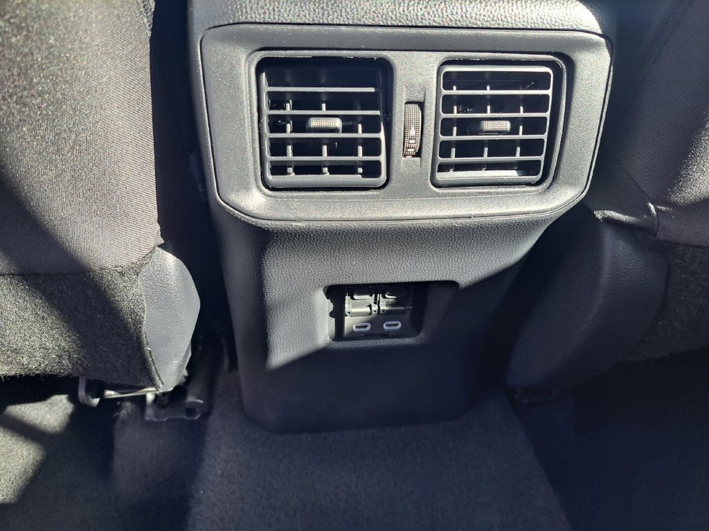 Used 2025 Toyota RAV4 XLE FWD image 29