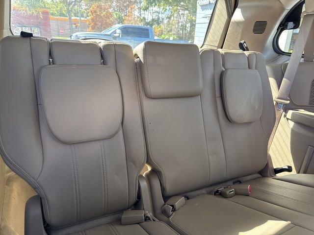 Used 2016 Chrysler Town & Country Touring image 17