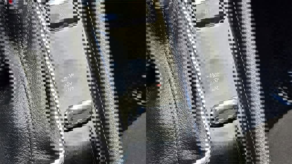 Used 2025 Jeep Compass Sport image 17