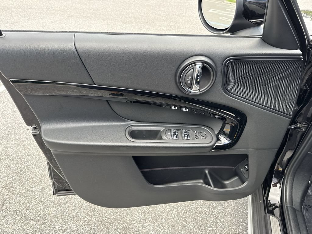 Used 2022 MINI Cooper Countryman S w/ Premium Package FWD image 38