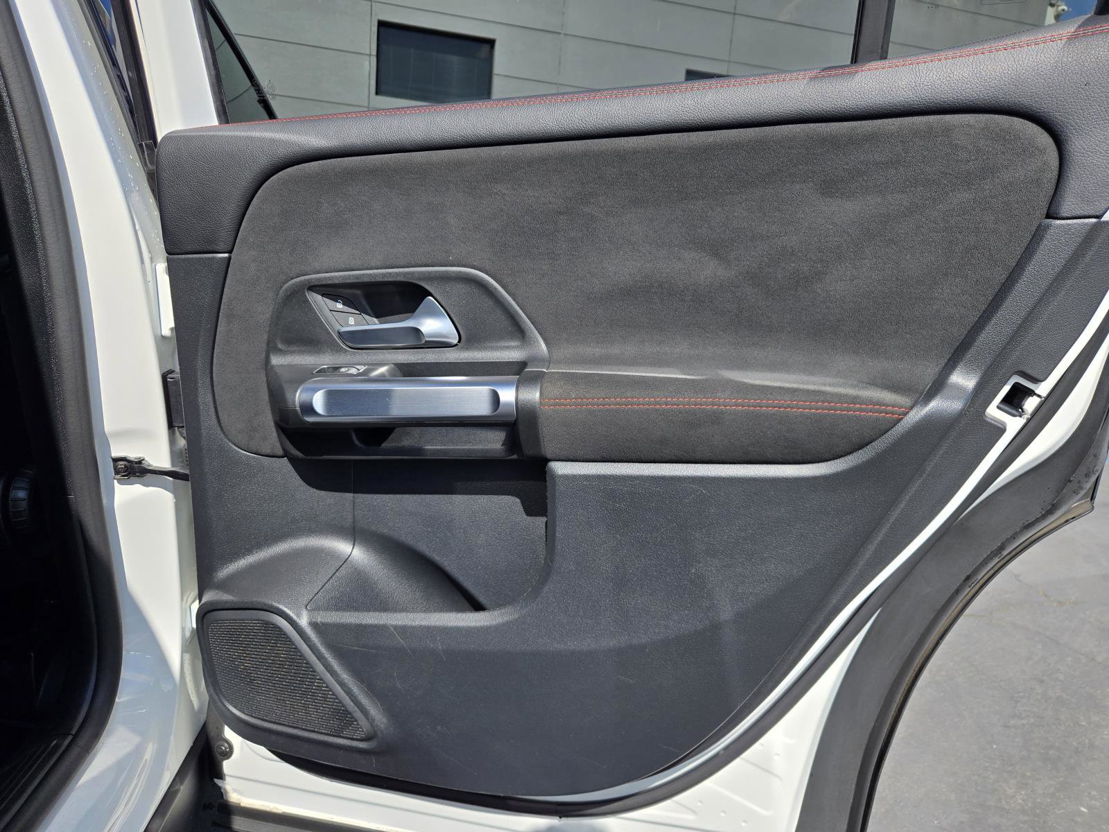 Used 2022 Mercedes-Benz GLB 250 image 27