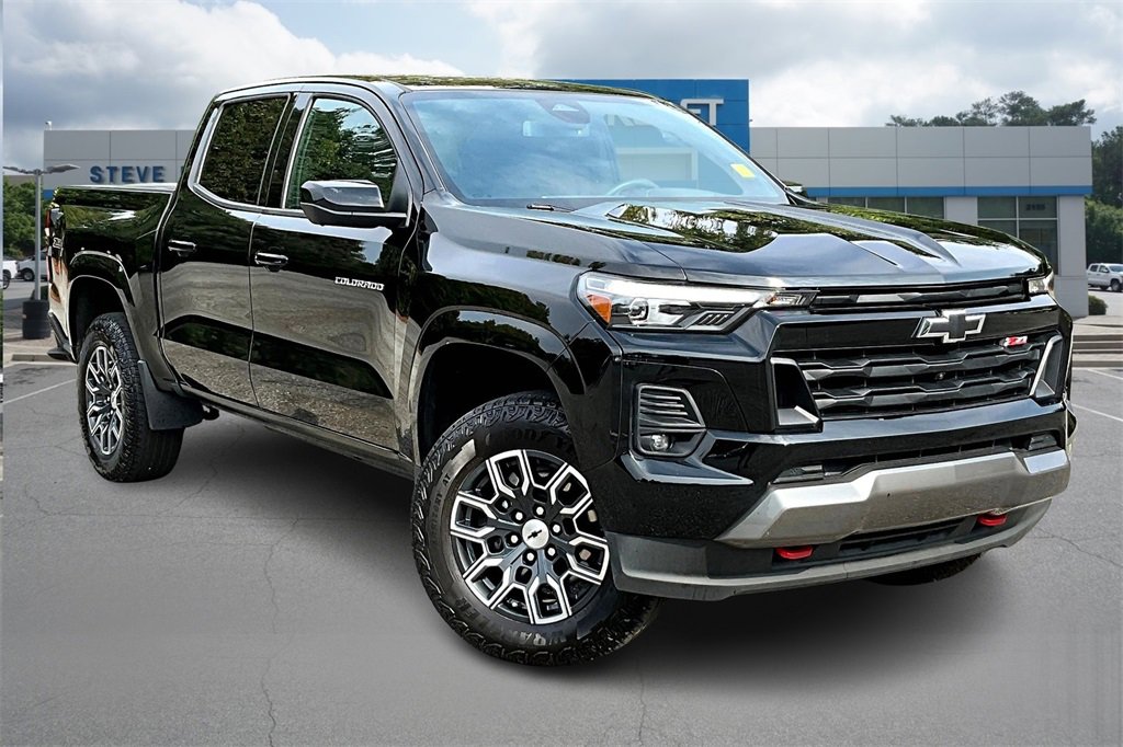 Certified 2023 Chevrolet Colorado Z71 w/ Z71 Convenience Package 2
