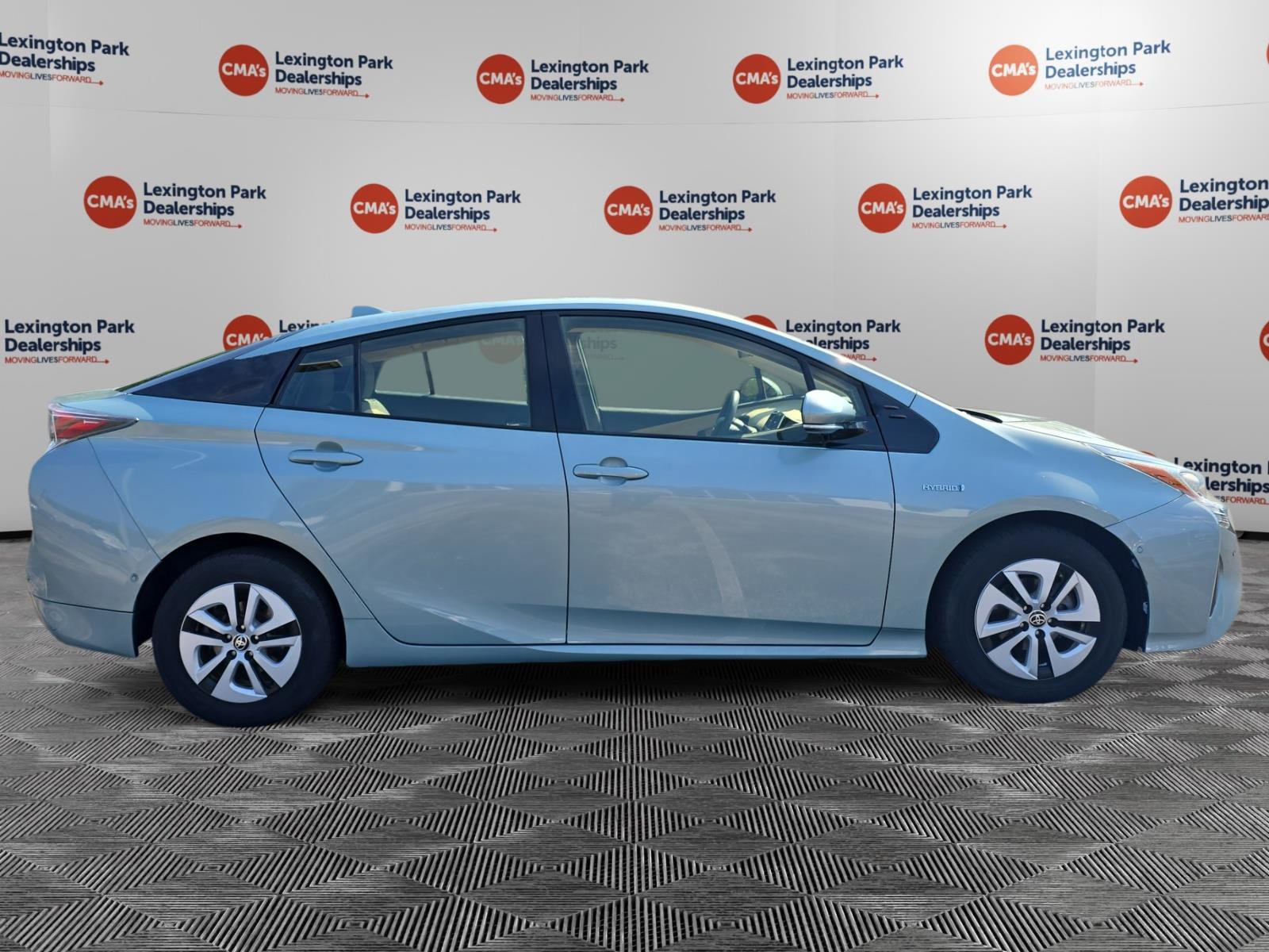 Used 2017 Toyota Prius Two w/ Prius Two Safety Plus Package FWD image 8