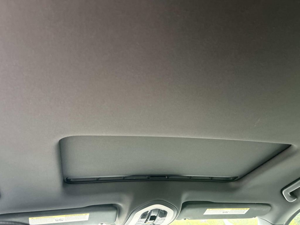 Used 2014 Porsche Cayenne Platinum Edition AWD/4WD image 25