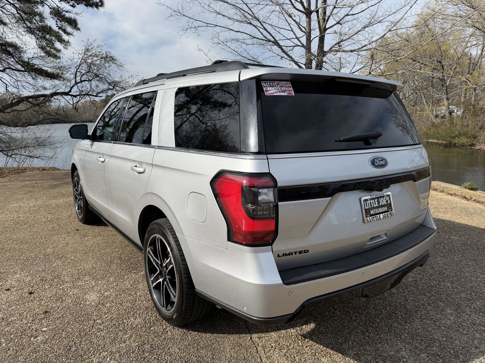 Used 2019 Ford Expedition Limited w/ Equipment Group 303A image 5