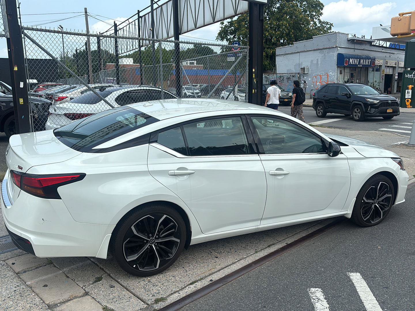 Used 2023 Nissan Altima 2.5 SR FWD image 33