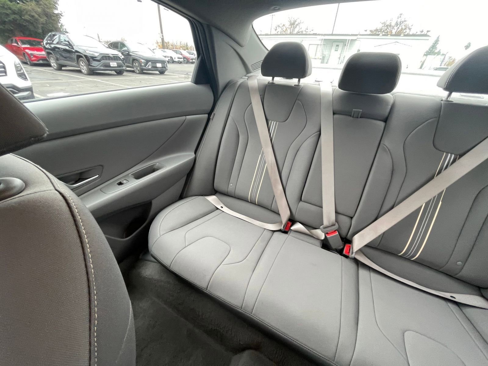 Used 2025 Hyundai Elantra SEL image 34