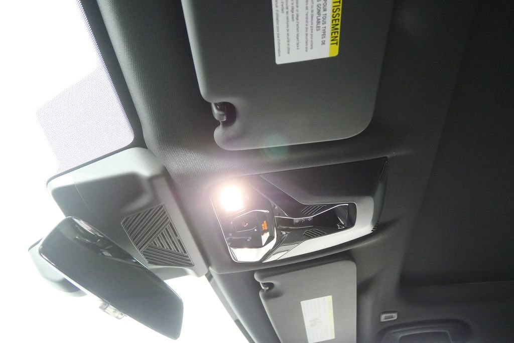 Used 2025 BMW X1 xDrive28i w/ M Sport Package AWD/4WD image 18