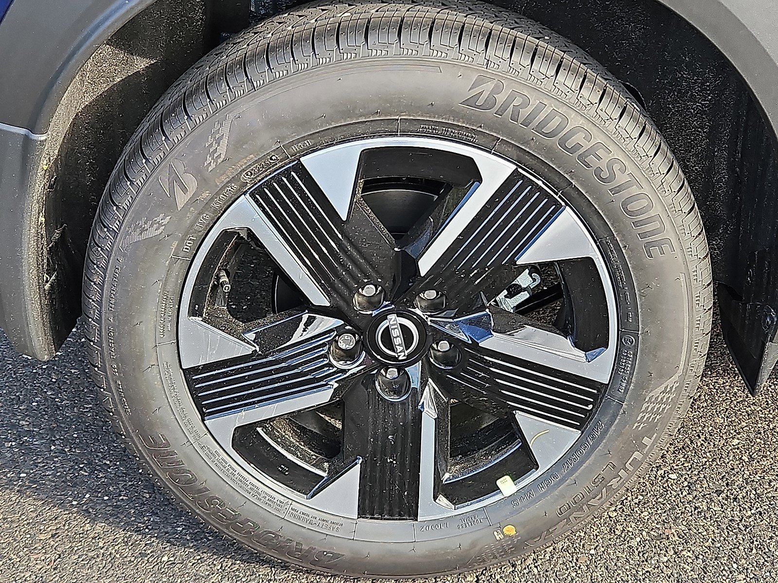 New 2026 Nissan Kicks SV w/ SV Premium Package image 6