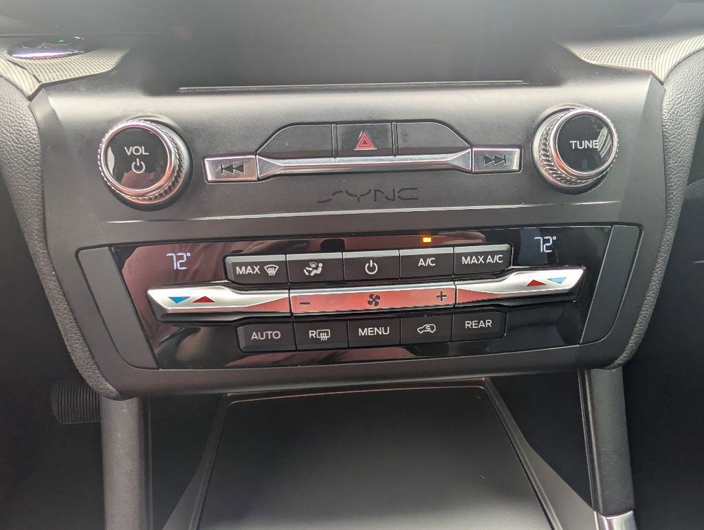 Used 2020 Ford Explorer XLT w/ Equipment Group 202A AWD/4WD image 34