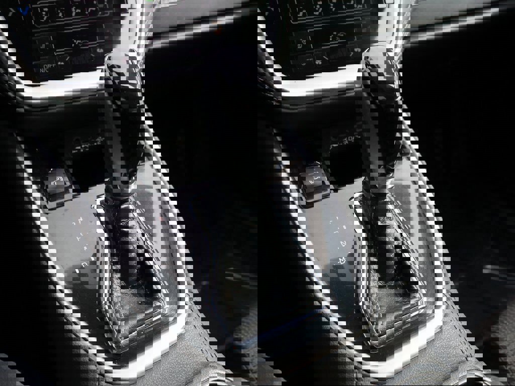 Used 2023 Subaru Outback Premium image 40