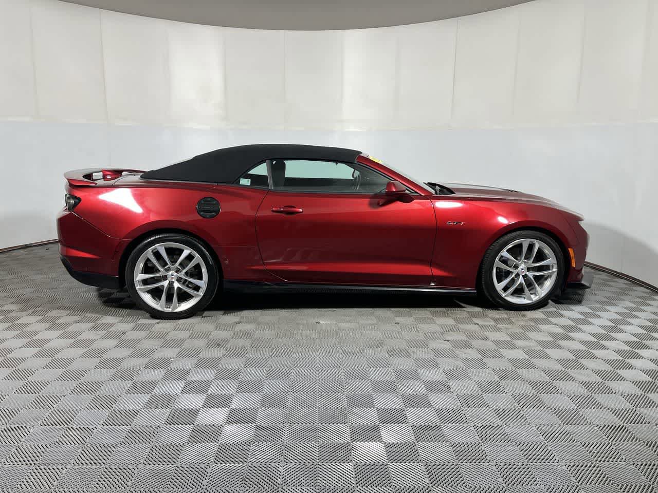 Used 2022 Chevrolet Camaro LT w/ Design Package 2 RWD image 9