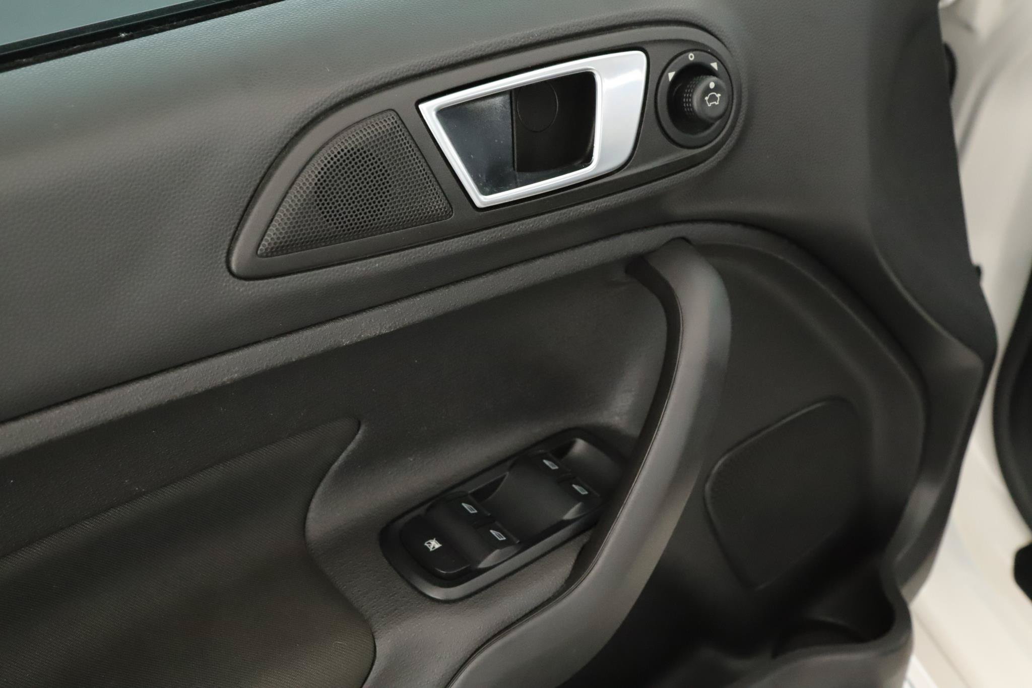 Used 2016 Ford Fiesta ST w/ ST Recaro Package FWD image 7