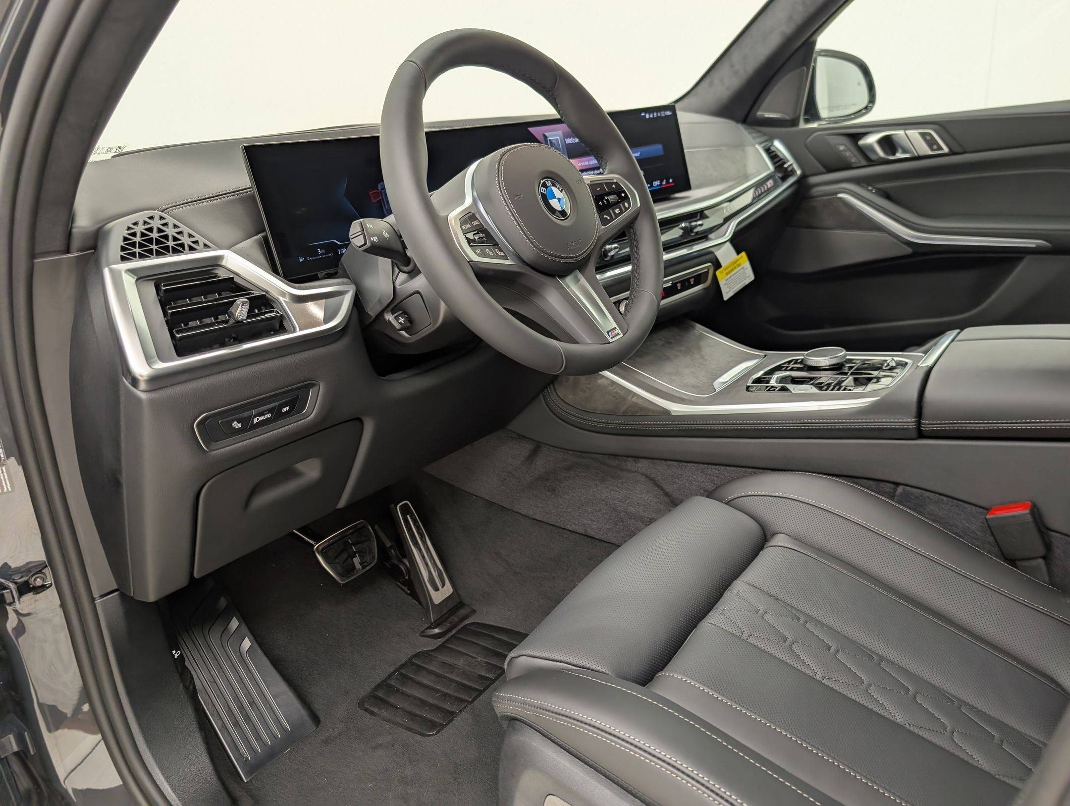 New 2026 BMW X7 xDrive40i w/ M Sport Package image 4
