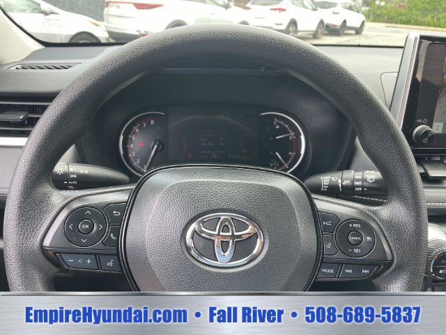 Used 2025 Toyota RAV4 XLE AWD/4WD image 27