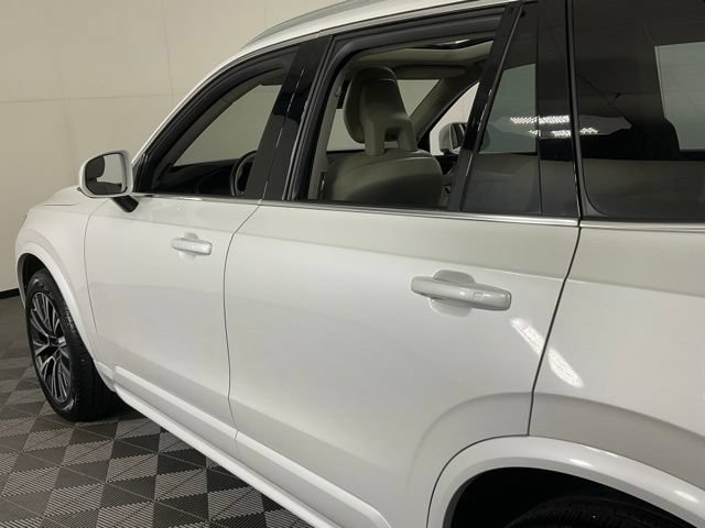 Used 2022 Volvo XC90 T5 Momentum w/ Protection Package Premier FWD image 32