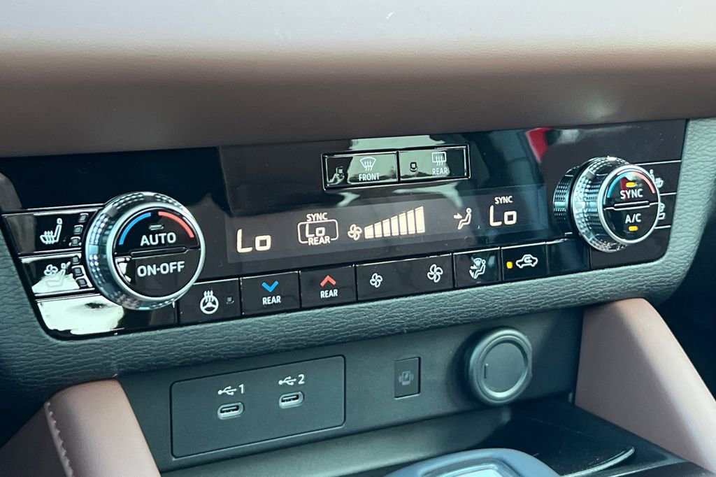 New 2026 Mitsubishi Outlander SEL image 23