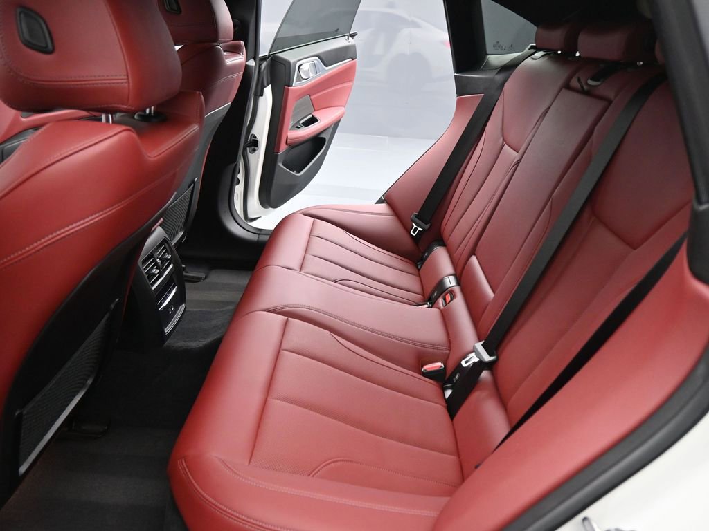 Used 2022 BMW i4 eDrive40 w/ Premium Package image 18