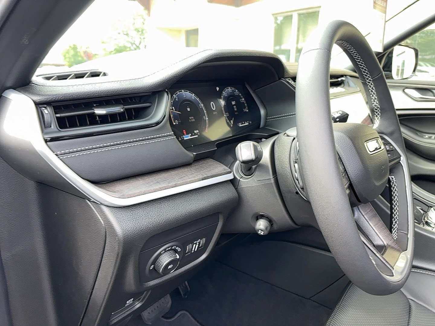 New 2027 Jeep Grand Cherokee L Limited AWD/4WD image 25