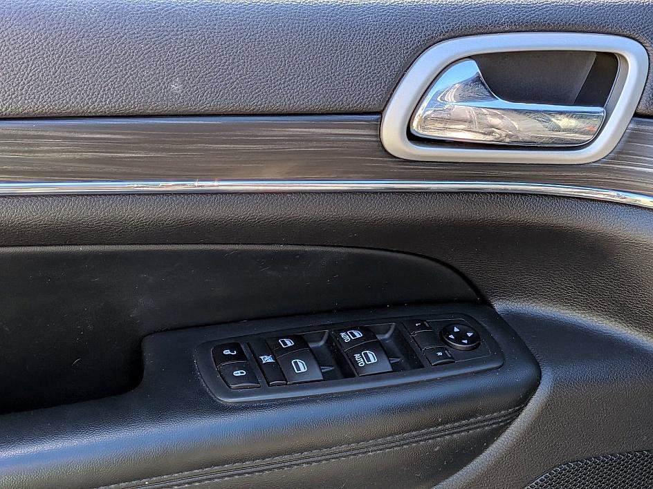 Used 2021 Jeep Grand Cherokee Limited w/ Luxury Group II image 13