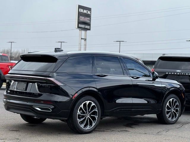 Used 2025 Lincoln Nautilus Reserve image 48