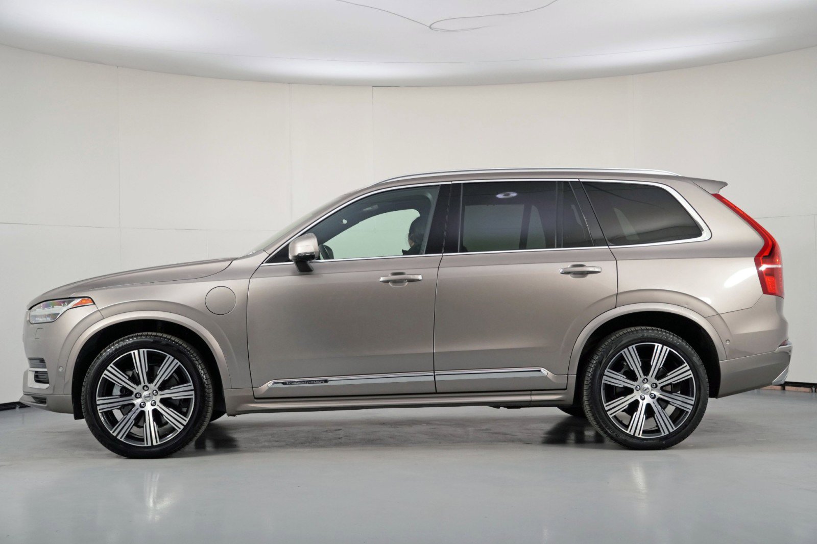 Used 2020 Volvo XC90 T8 Inscription w/ Protection Package image 9