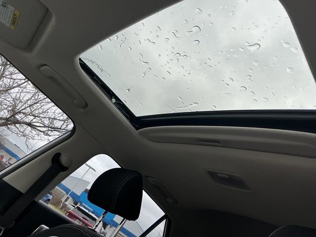 Certified 2024 Hyundai Venue SEL FWD image 21