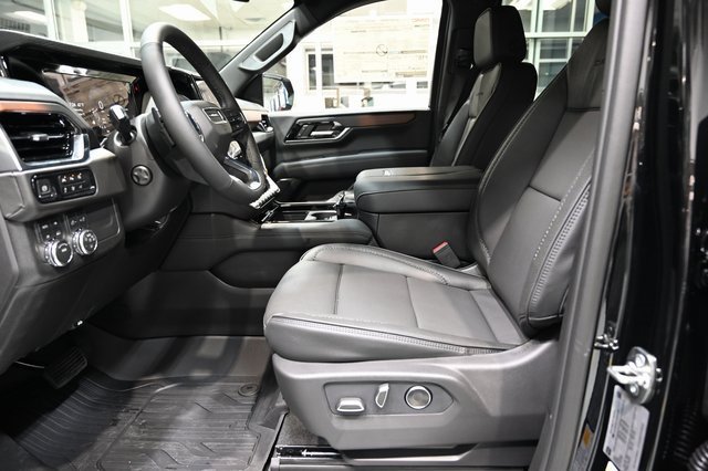 New 2026 GMC Yukon XL Denali image 9