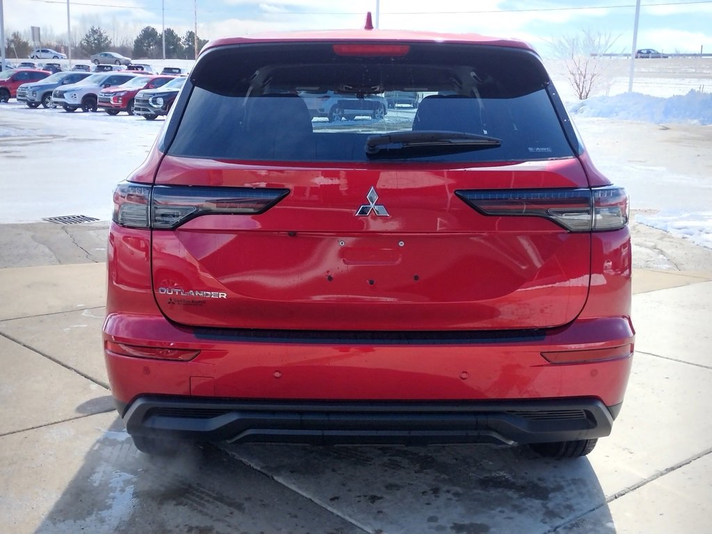 New 2026 Mitsubishi Outlander ES image 17