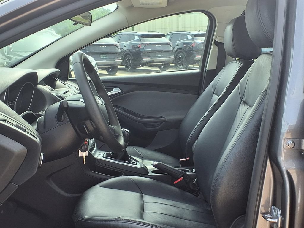 Used 2013 Ford Focus SE FWD image 11