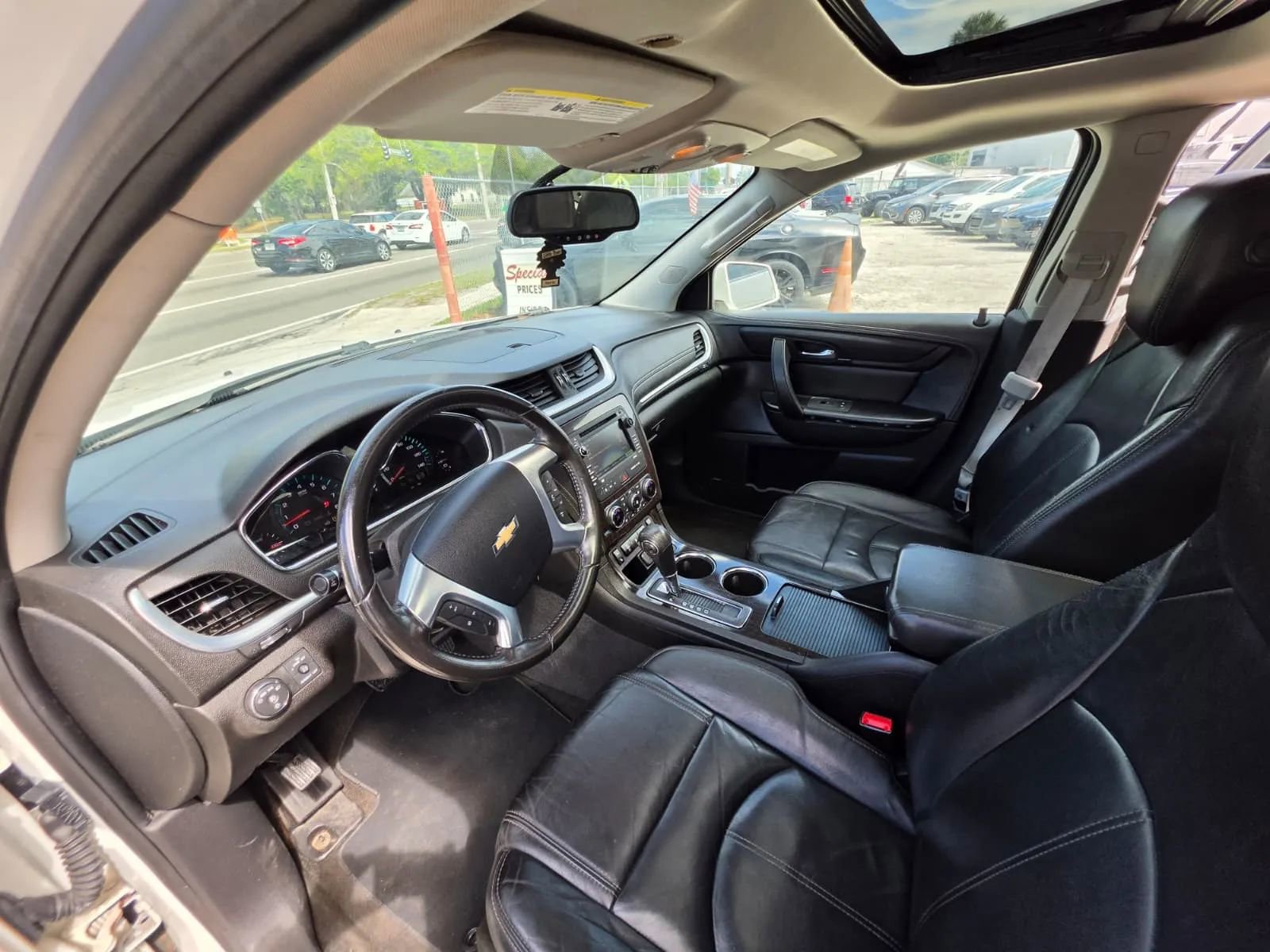 Used 2015 Chevrolet Traverse LT image 13