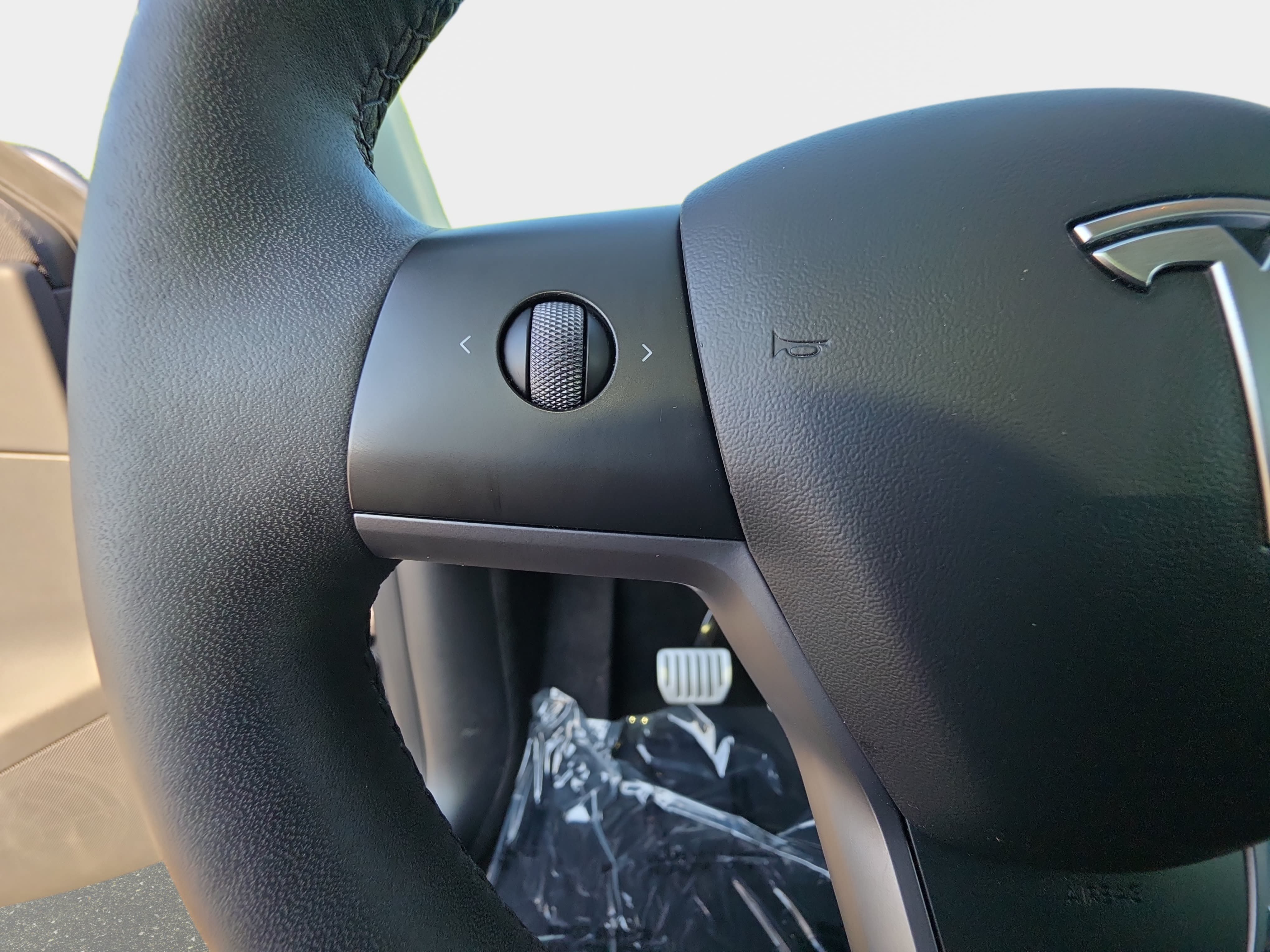 Used 2022 Tesla Model Y Performance AWD/4WD image 16
