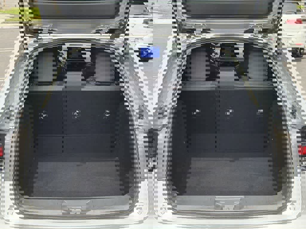 Used 2024 Toyota Prius LE image 30