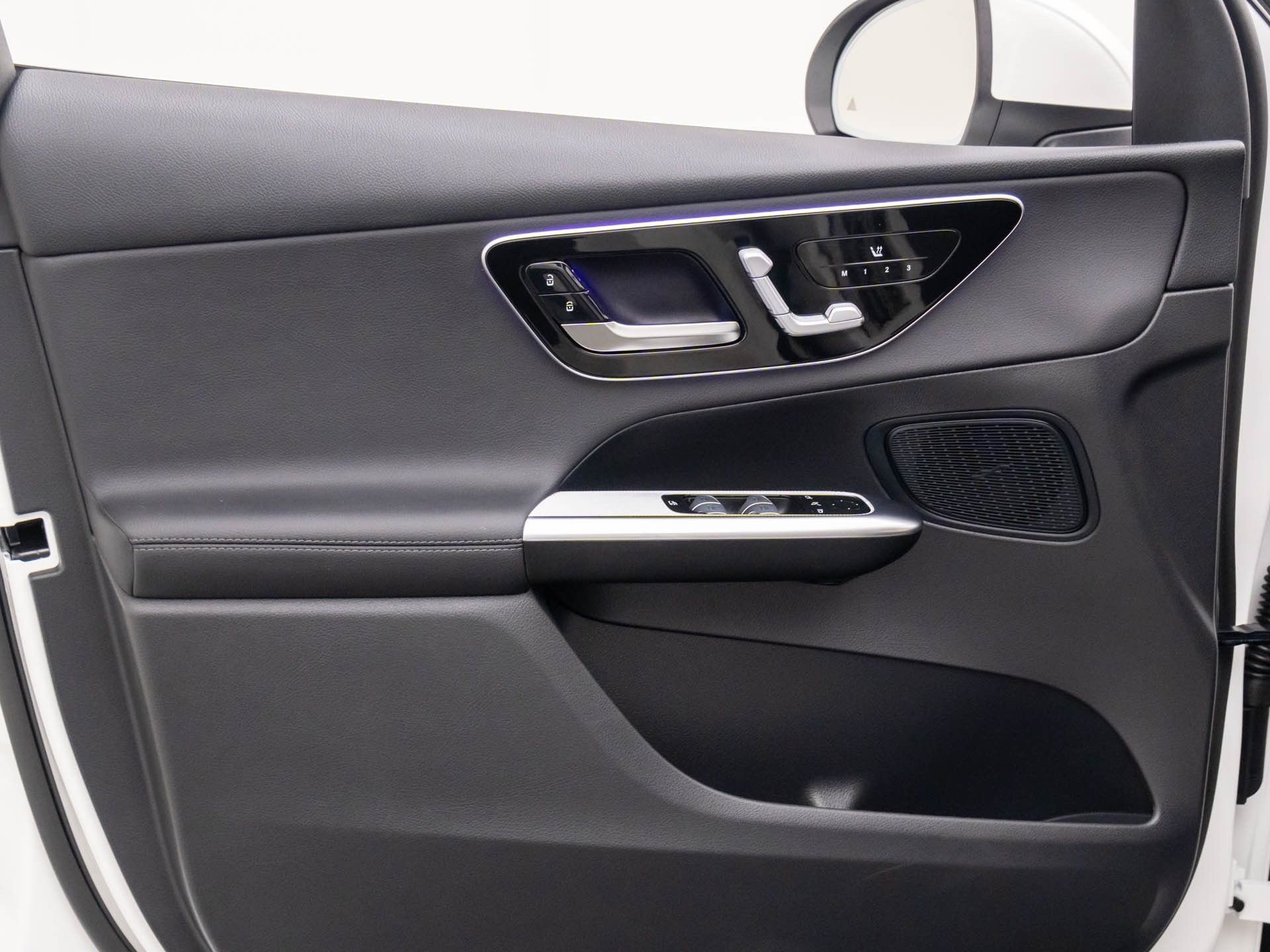 Certified 2025 Mercedes-Benz GLC 300 4MATIC image 13