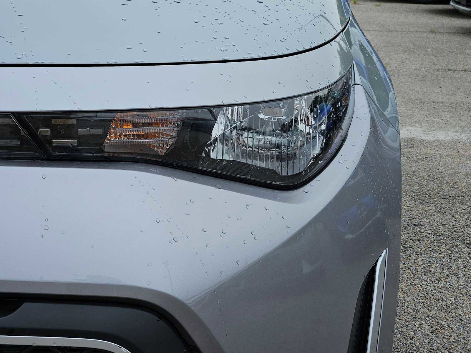 Certified 2025 Kia Soul LX w/ LX Technology Package FWD image 11