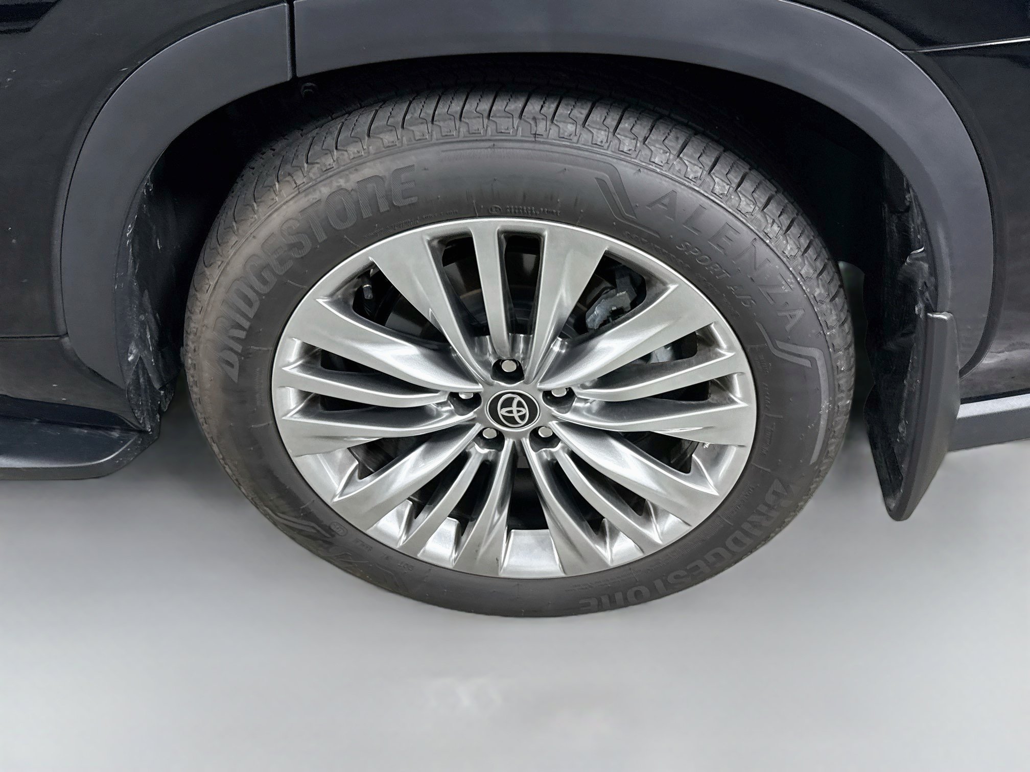 Used 2026 Toyota Highlander Platinum AWD/4WD image 30
